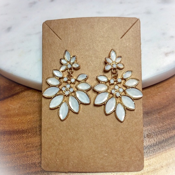 3 Pair Earring Bundle - Picture 6 of 7